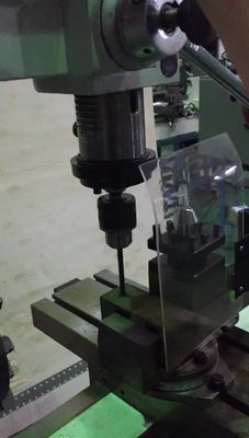 El moler y fresadora universal multiusos TUV del torno